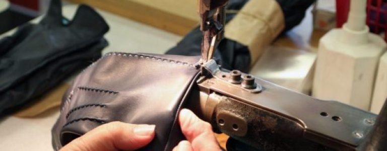 Leather gloves sewing